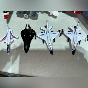 TOY PLANES